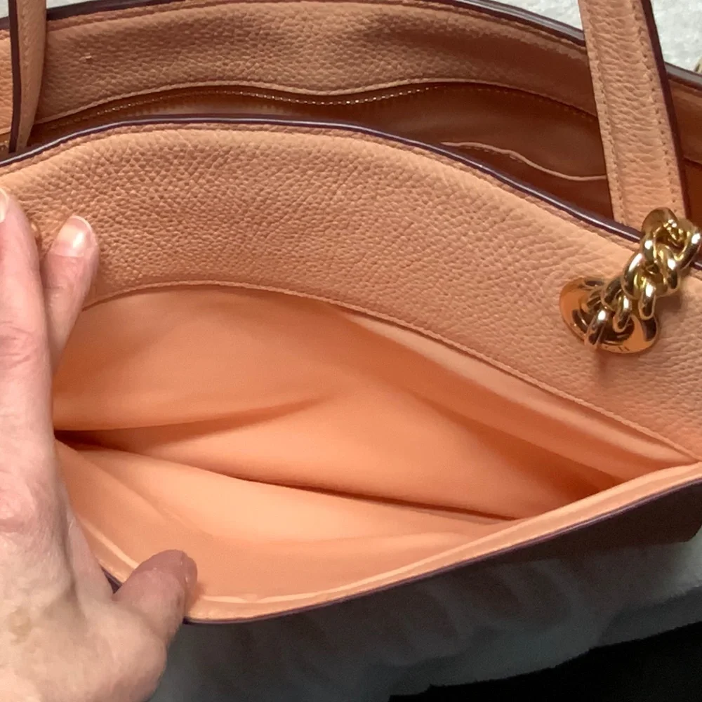 Coach Peach Cammie Chain Tote - C8147 - Picture 4 of 16